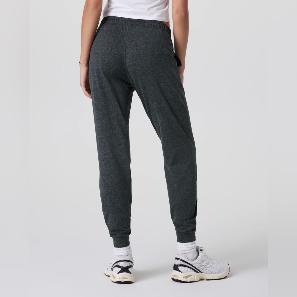 Like New Vuori Performance Jogger Small Charcoal Heather - Picture 2 of 7